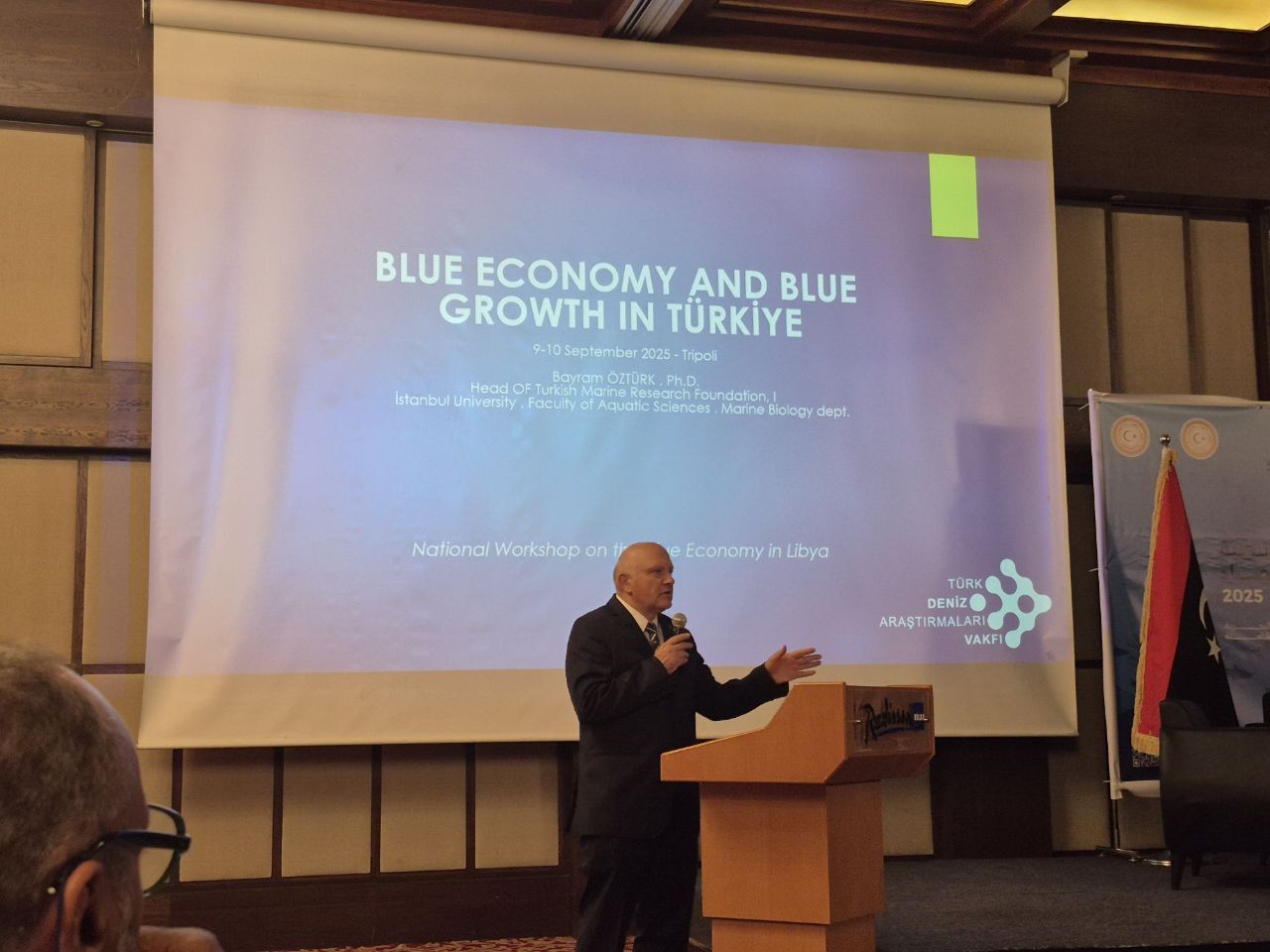 photo 5917743431378126027 y c2039982