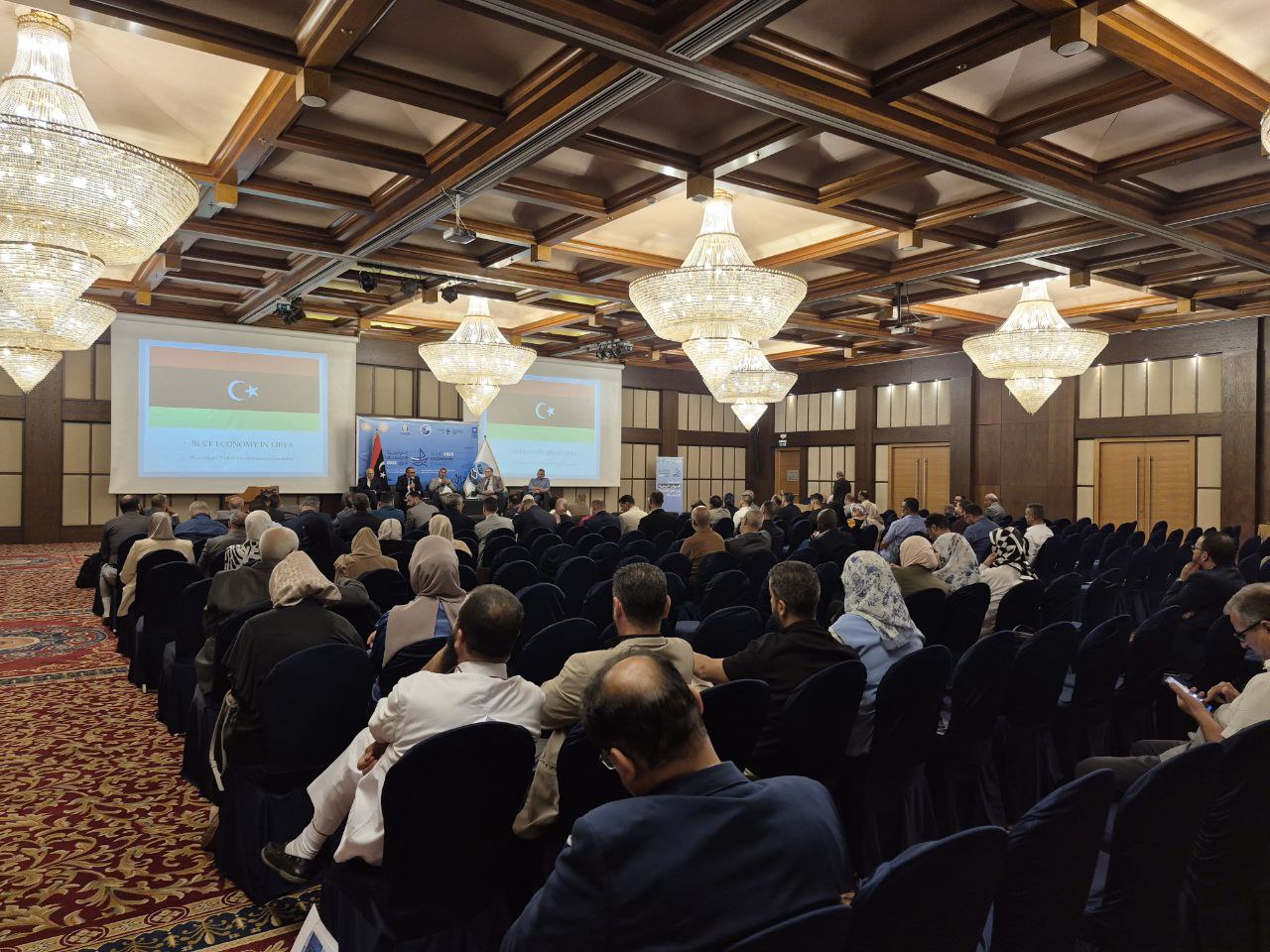 photo 5917743431378126054 y