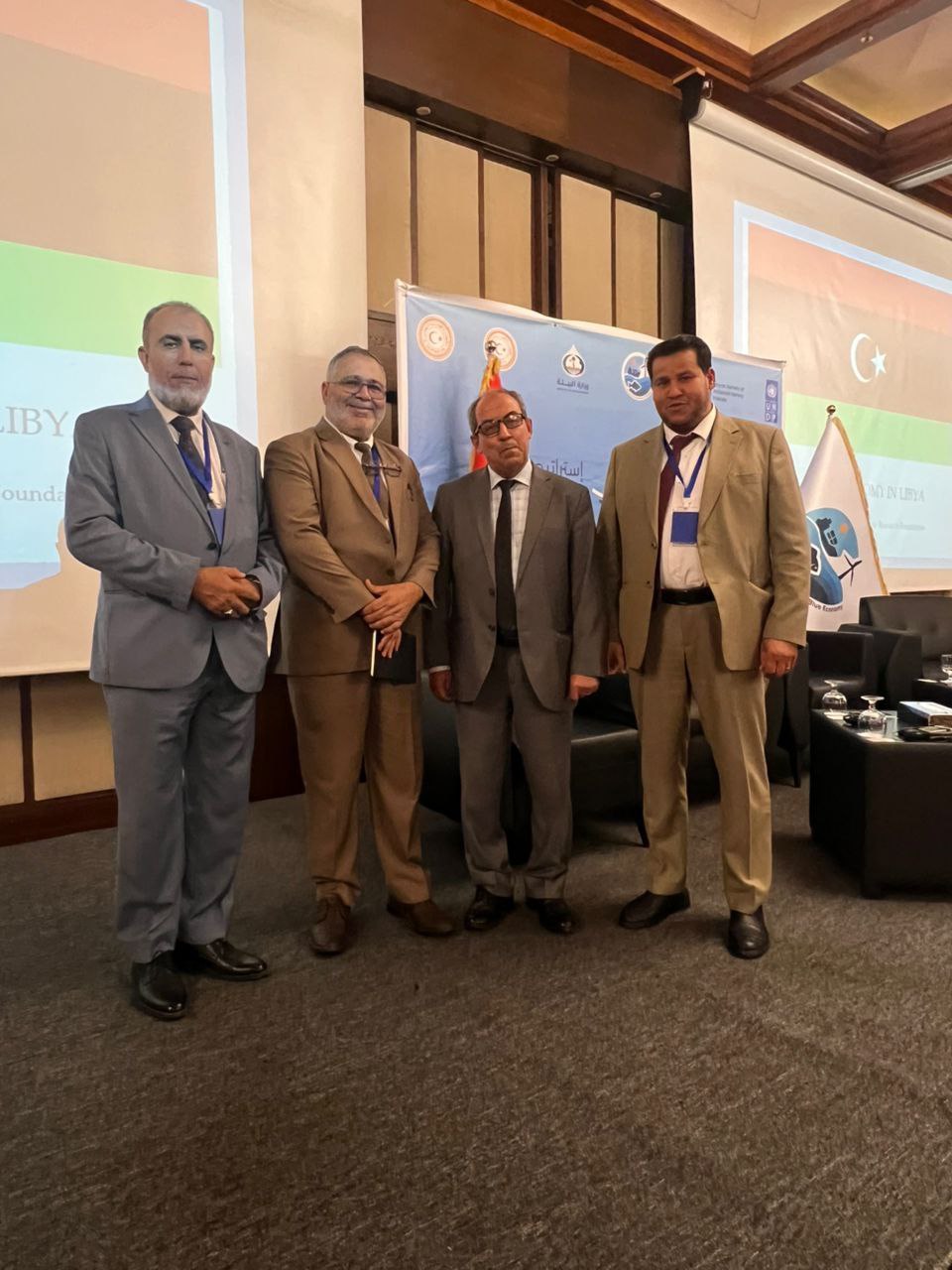 photo 5917743431378126057 y